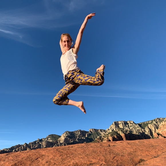 Meet your Posher, Megan - Picture 1 of 3